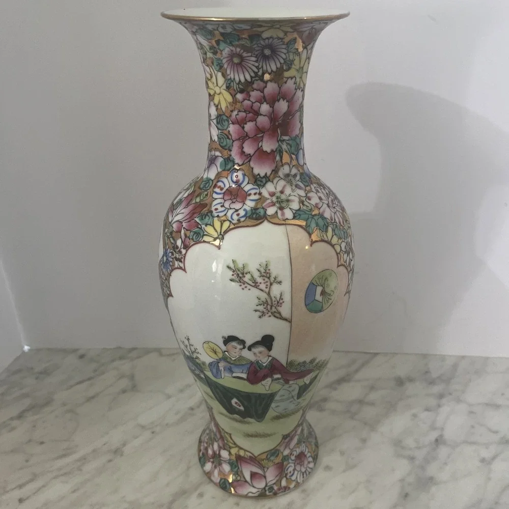 Vintage Asian Porcelain Vase‎ Floral Scene Figures Gold Trim Large